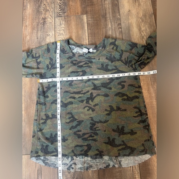 MICHAEL STARS TREASURE Camo Shirt Top Light Weight Sweatshirt Hi Low NWT MP - Picture 10 of 10